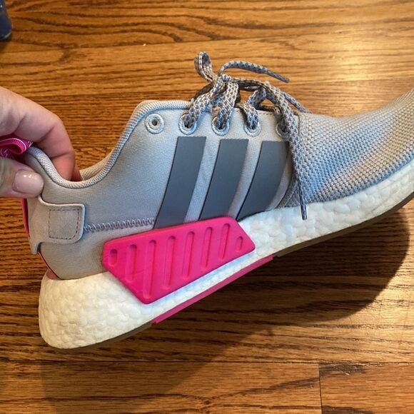 AUTHENTIC Adidas 2017 Wmns NMD_R2 'Grey Shock Pink' - Picture 5 of 7